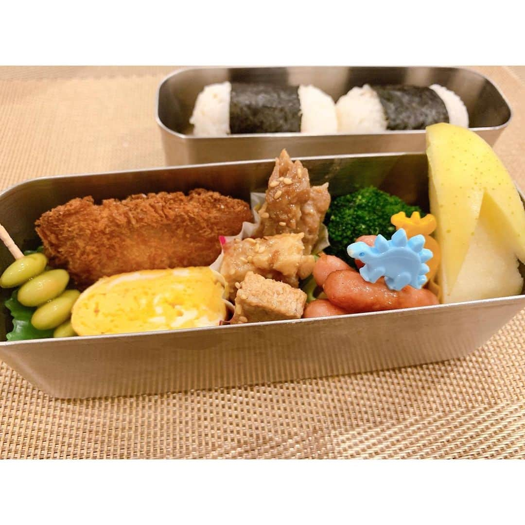 飯田圭織さんのインスタグラム写真 - (飯田圭織Instagram)「おはようございます☀ 今週ラストの息子弁当🍱 白身のフライと豚の生姜焼き。 男子が好きな感じです😊笑 一日頑張りましょう❣️ #おはようございます  #息子弁当  #お弁当  #今週ラスト  #今夜は飲むぞ  #赤ワイン が好き #つまみ 考える幸せ #13日の金曜日  #ジェイソン ❓ #ジョンソン ❓ #飯田圭織 はジョンソン笑」11月13日 7時06分 - iidakaori.official