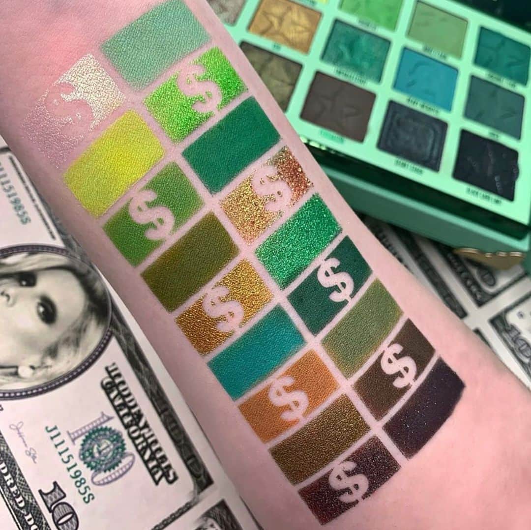 Jeffree Star Cosmeticsさんのインスタグラム写真 - (Jeffree Star CosmeticsInstagram)「MORE MONEY MORE PROBLEMS 💎 @emberxtelle serving us up some swatches of the #BLOODMONEY palette 💰  #jeffreestarcosmetics #bloodmoneycollection」11月13日 7時16分 - jeffreestarcosmetics