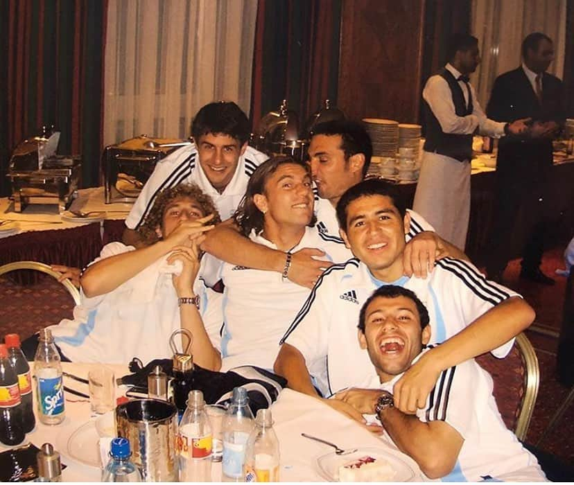 ハビエル・マスチェラーノさんのインスタグラム写真 - (ハビエル・マスチェラーノInstagram)「#tbt  Sobremesa Mundial 2006 ⚽️」11月13日 7時31分 - mascherano14