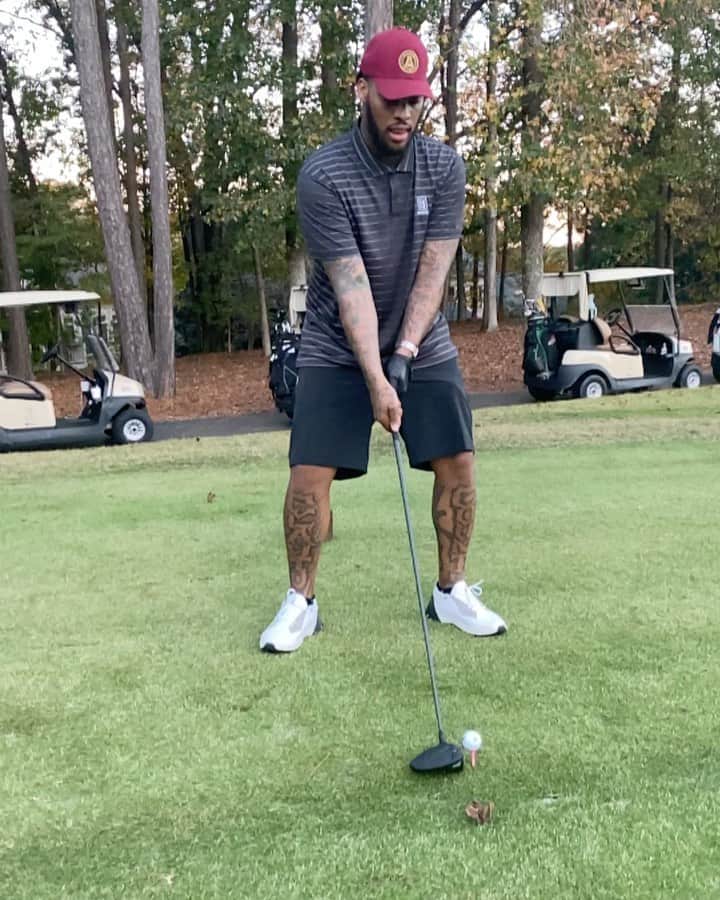 ワカ・フロッカ・フレイムのインスタグラム：「I’m really getting good at hitting clubs my g.」