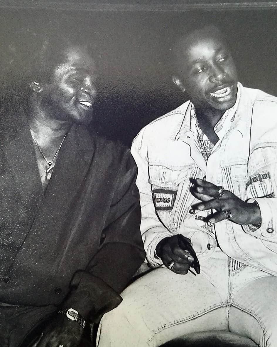 MCハマーのインスタグラム：「👑Mr.Brown on a TBT .. this was at a private party and celebration I threw in Oakland to welcome The Godfather Home. (Photo George Livingston)」
