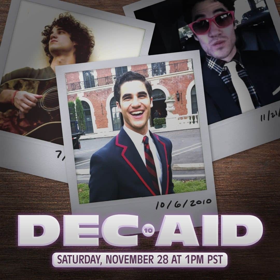 のインスタグラム：「I’m cordially inviting you to join me for…  DEC•AID  … a cozy at-home livestream concert for charity featuring songs, stories, never-seen-before behind-the -scenes content, and special auction items from the good ol’ Glee days!  Saturday, November 28 @ 1pm PST / 4pm EST / 9pm GMT / 8am AEDT (Sun)  Pre-sale begins tomorrow at 12pm PST. Sign-up link is in my bio or go to http://darrencriss.me/DECAID.  Net proceeds from this event support both national and international efforts including COVID-19 response, LGBTQ youth outreach, educational equity and fighting racial injustice. Let’s give some glee back to the world.   Hope to see you there!」