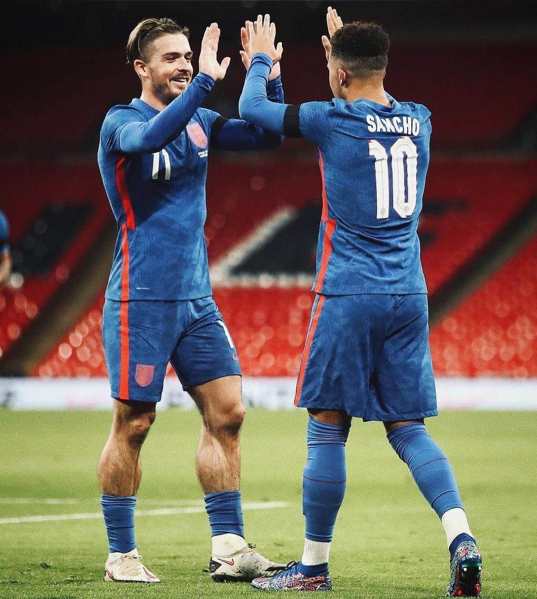 ジャック・グリーリッシュのインスタグラム：「Win ✅ assist ✅ great team performance ⚽️🦁」