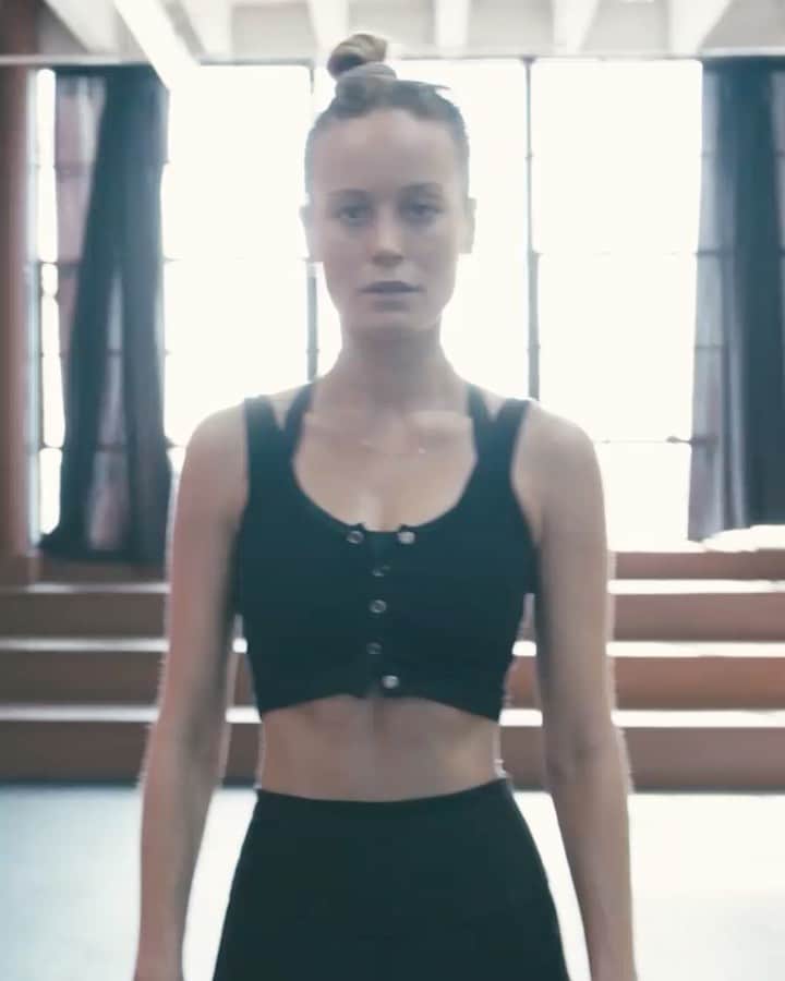ブリー・ラーソンのインスタグラム：「Black Sheep, but make it choreographed by @galenhooks. 💥」