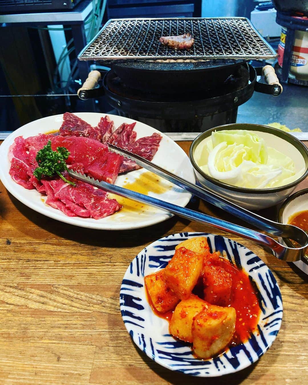 山西惇のインスタグラム：「ミュージカル「生きる」兵庫公演初日。昨夜通し稽古を滞りなく終えて、一人焼肉。ハラミ、ミスジ、最高でした。 本日12時半から鹿賀丈史さん、小西遼生さん。18時から市村正親さん、新納慎也さんペアです。兵庫県立芸術文化センターKOBELCO大ホールにてお待ちしています。 #ミュージカル生きる」