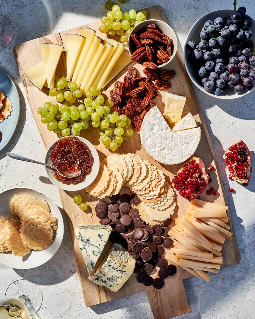 Whole Foods Marketさんのインスタグラム写真 - (Whole Foods MarketInstagram)「Ready to build this season’s best cheese board? We asked our cheese 🧀 experts to share their cheat sheet – head to today’s Instagram Story for the scoop!」11月13日 8時09分 - wholefoods