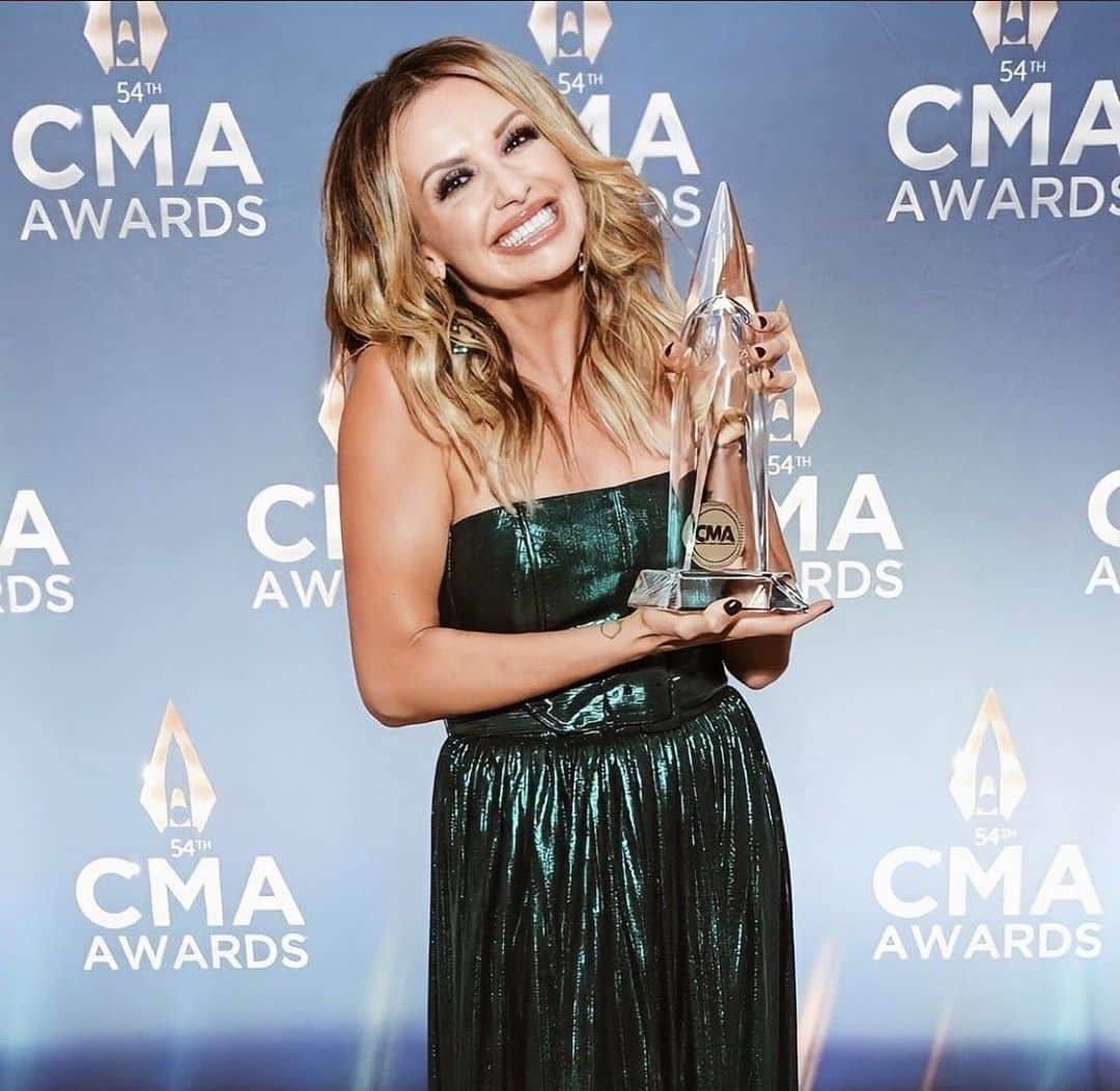 ASCAPさんのインスタグラム写真 - (ASCAPInstagram)「#ASCAPAwards winners take home #CMAawards ✨  🏆 @carlypearce - Musical Event of the Year 🏆 @olddominionmusic - Vocal Group of the Year 🏆 @danandshay - Vocal Duo of the Year 🏆 @jammyrabbins - Song of the Year #TheBones 🏆 @gregkurstin - Single of the Year #TheBones」11月13日 8時10分 - ascap