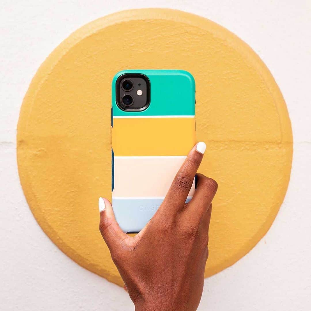 Design Milkさんのインスタグラム写真 - (Design MilkInstagram)「You won’t find a better combination of style + protection than the Bold Collection case from @get.casely. Engineered and designed in Brooklyn, Casely is at the forefront of the latest trends and technology. Beyond the Bold, check out the sleek Classic Collection and wirelessly charging Power 2.0 Collection. The best part: 5% of net profits are donated to our charity of the month #LiveBold #Casely.」11月13日 8時24分 - designmilk