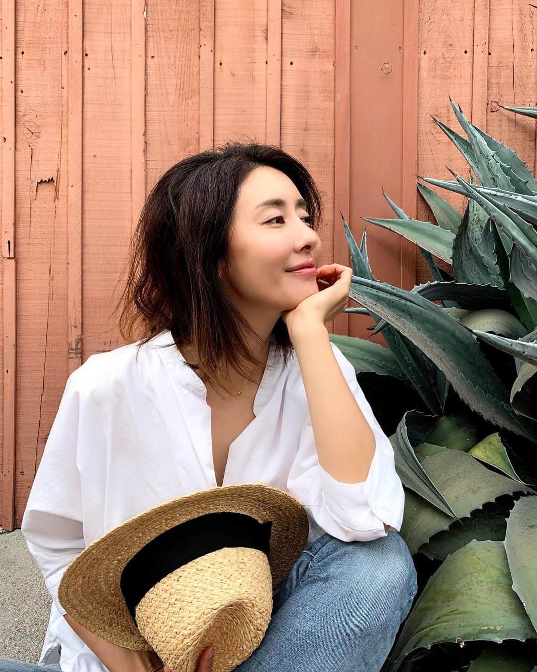 高木りなのインスタグラム：「カッコつけてみた🐻🌵💭💛 風が無ければ昼間はぽかぽか天気です☀️ #멋있는척 #로스앤젤레스 #캘리포니아 #ロサンゼルス#カリフォルニア #losangeles #california #calilife」