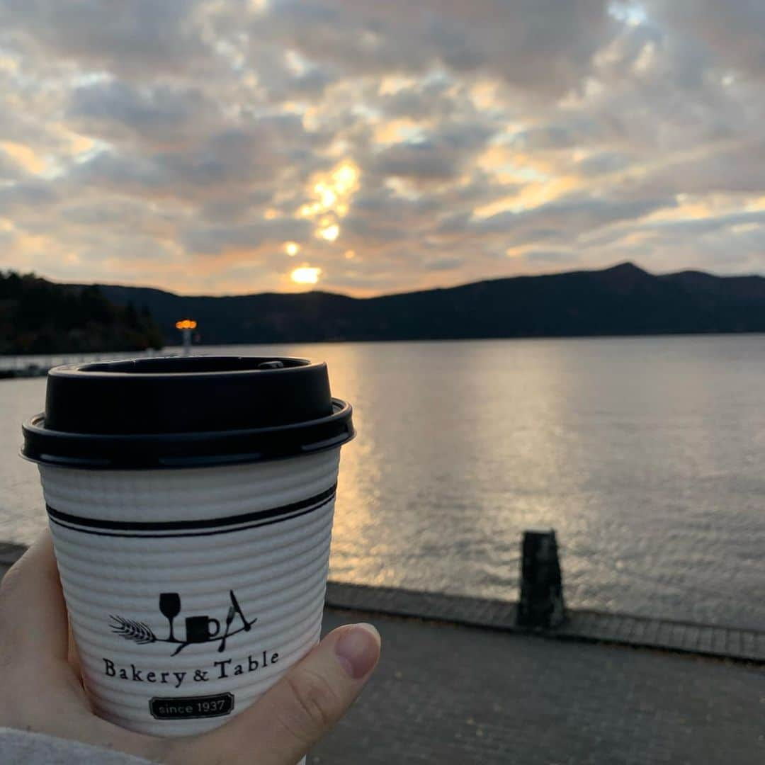 上田操さんのインスタグラム写真 - (上田操Instagram)「冬本番☕️  #coffee  #bakeryandtable #hakone  #winter」11月13日 8時37分 - mso_k_0423