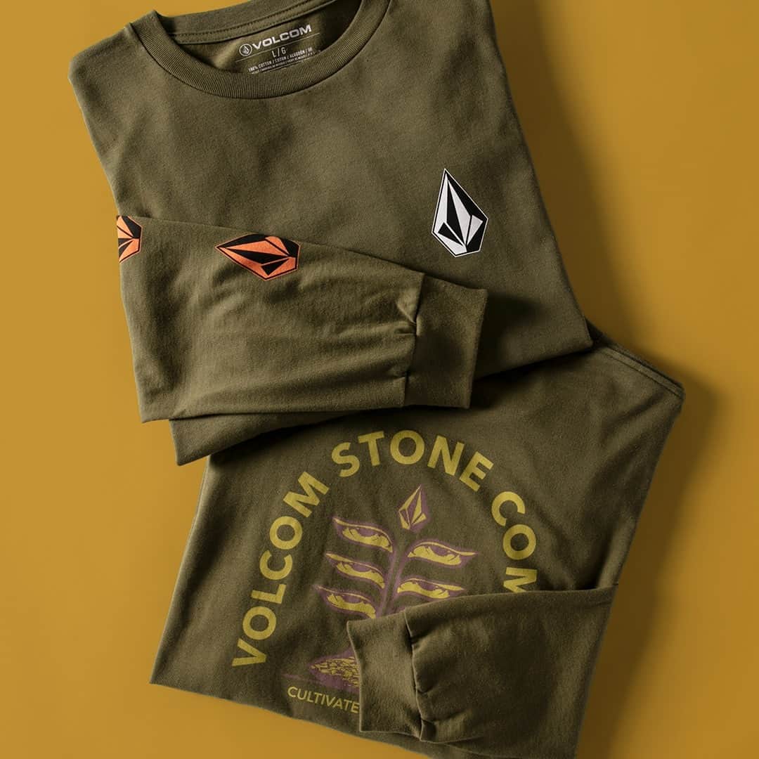 ボルコムのインスタグラム：「Get seen in military green with the 'Culturevate' and 'Deadly Stones' long sleeve tees! ✅  👉  vol.cm/tees 👈」