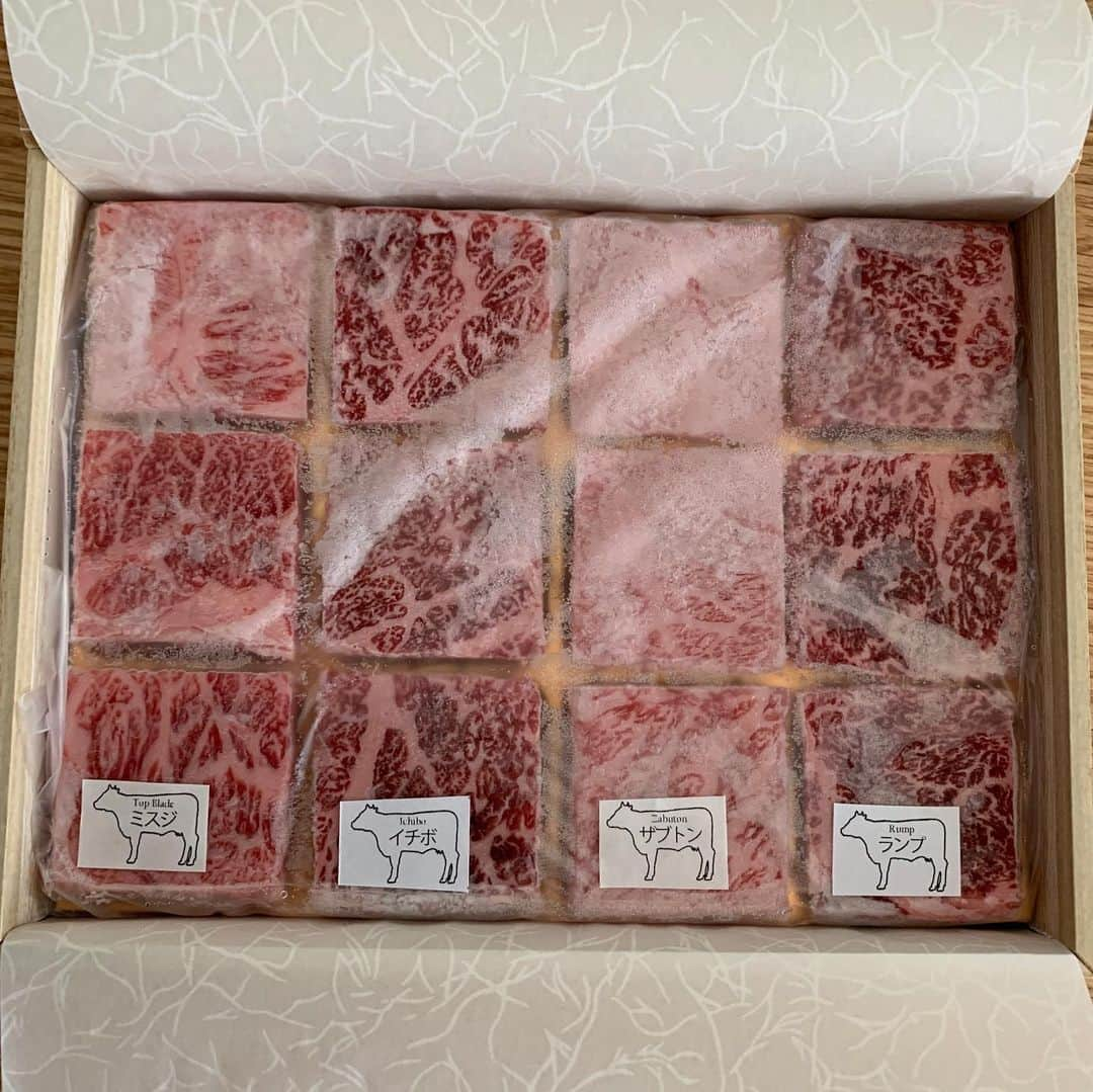 福井晶一さんのインスタグラム写真 - (福井晶一Instagram)「とっても美味しいお肉をいただきました！  ほっぺが落ちました☺️  ありがとうございます！  #tokyocowboy  #黒毛和牛 #誕生プレゼント」11月13日 8時52分 - shoichi.fukui