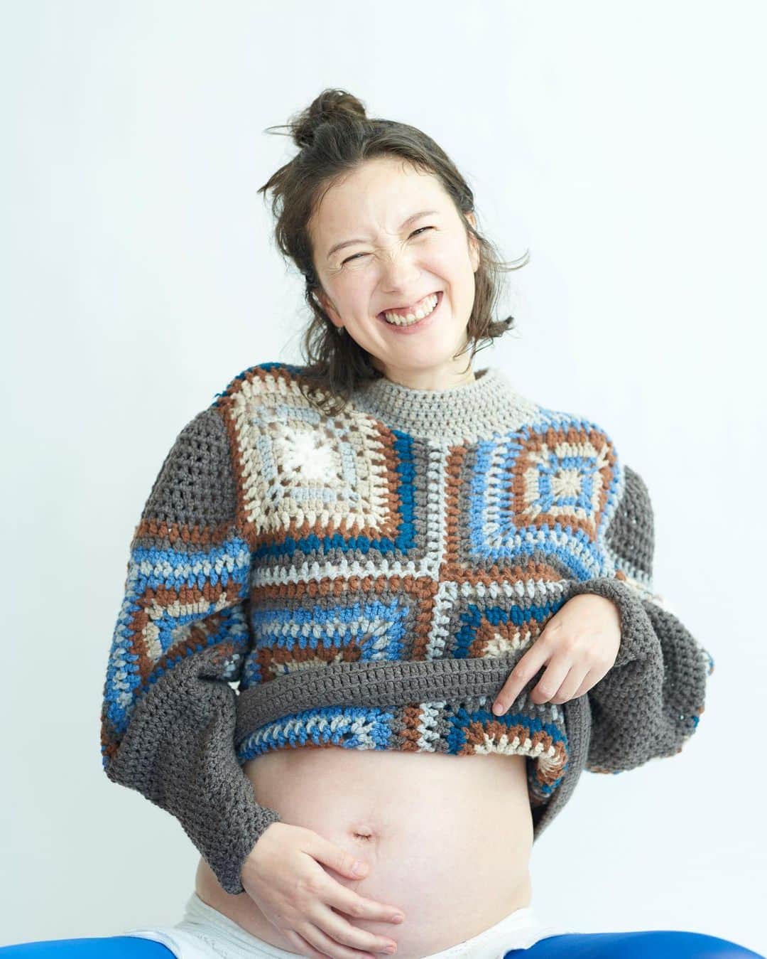 千葉アリサのインスタグラム：「💙  thanks a lot...   photo by @shuheishine  hair & make by @poritakae  styling by @yuuki.yasuda.n   #fashion #shooting #photo #matanityphoto  #タイツの線入っちゃってもありのままで　#千葉アリサ」