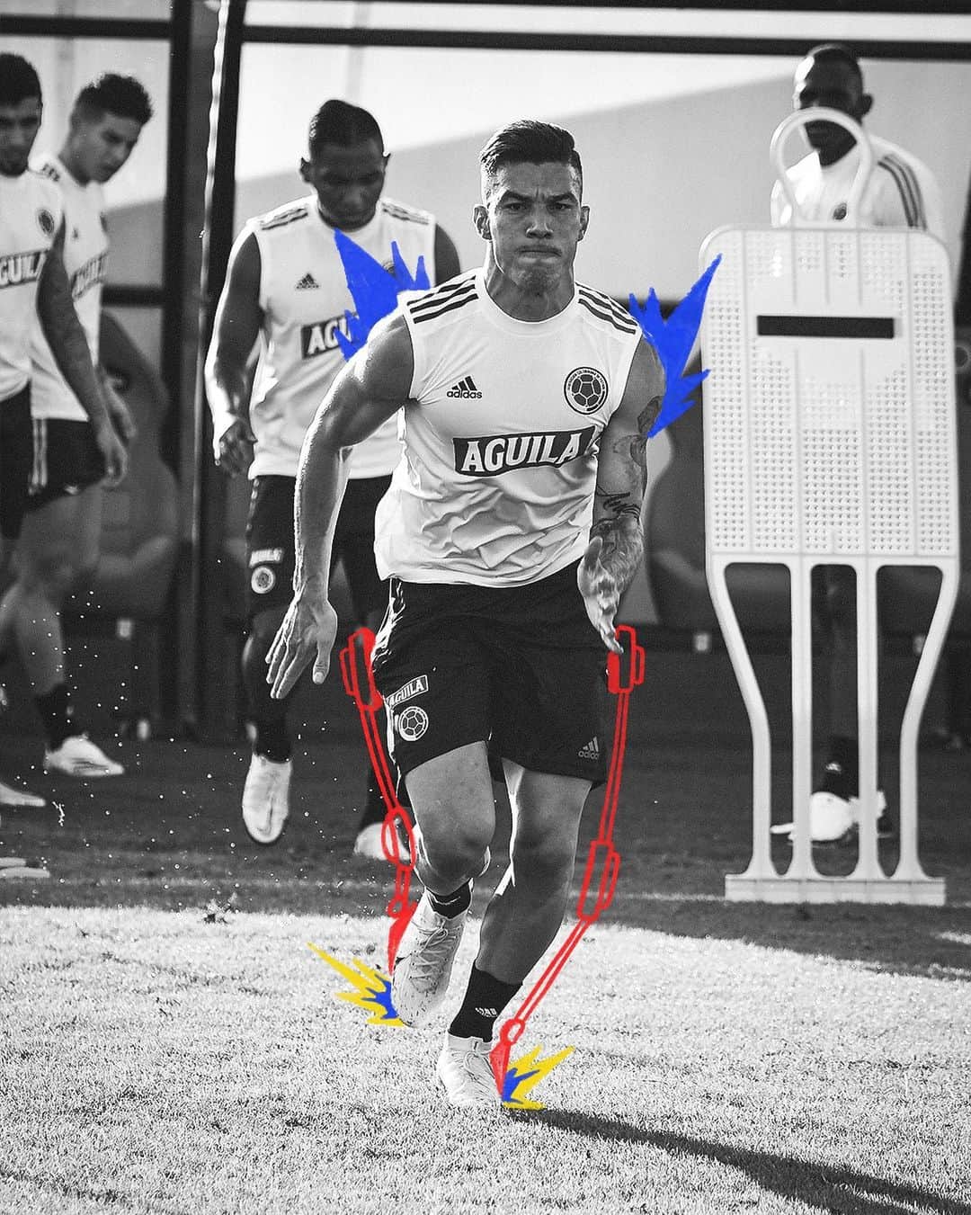 サッカー コロンビア代表チームのインスタグラム：「📸 ¡Con todos los poderes! 💥🧤⚡🎩⚽🥅🛡  ¡Estamos listos! 🔝💪  @matheus_uribe   #VamosColombia 🇨🇴」