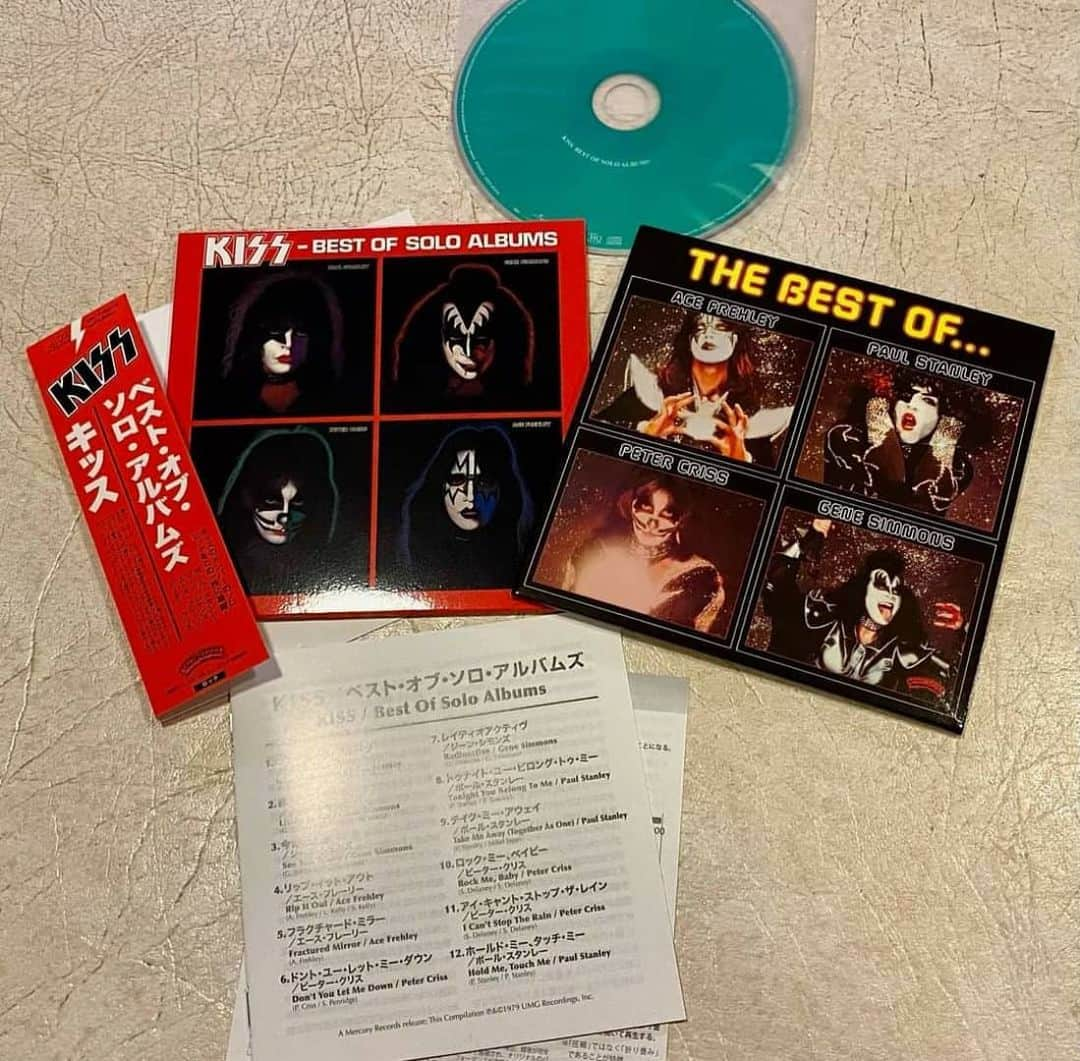 KISSさんのインスタグラム写真 - (KISSInstagram)「#CollectingKISS! Tom Kelly just added these four new Japanese CDs to his collection. Thanks for sharing the photos. #KISSARMYROCKS」11月13日 9時31分 - kissonline