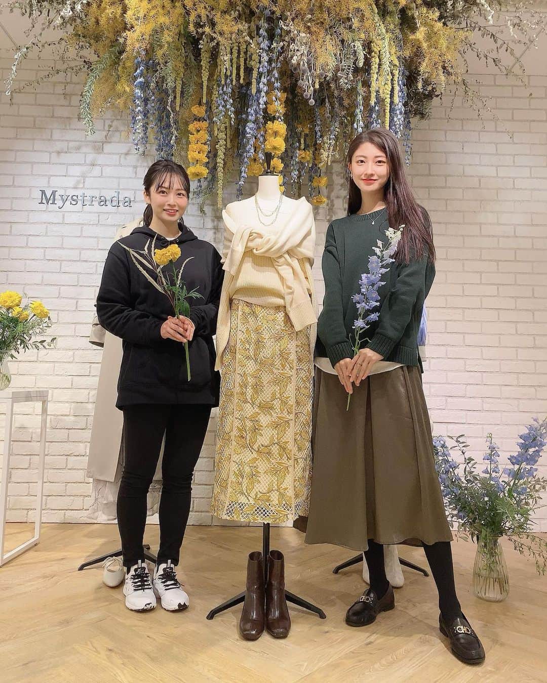 のインスタグラム：「_  @arpege_story 展示会へ🌼  いつもお世話になっている @mystrada_official さん❤︎  春夏が待ち遠しくなりました🌸  #arpegestory  #mystrada #アルページュストーリー  #マイストラーダ #2021ss」
