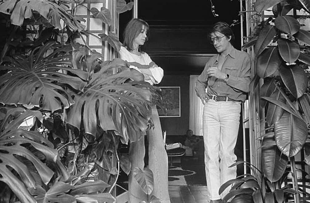 Meganさんのインスタグラム写真 - (MeganInstagram)「Françoise Hardy and Jacques Dutronc in an urban jungle in Paris 🌱 . . . . #francoisehardy #jaquesdutronc #jungle #tropicalplants #urbanjungle #plants」11月13日 9時55分 - zanzan_domus