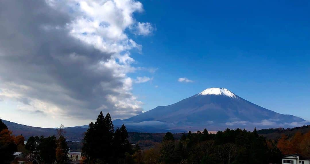 渡辺裕之さんのインスタグラム写真 - (渡辺裕之Instagram)「今朝の富士山 冬支度 #霊峰富士山  #平穏 #冬支度 #合掌」11月13日 10時03分 - hiroyuki6267