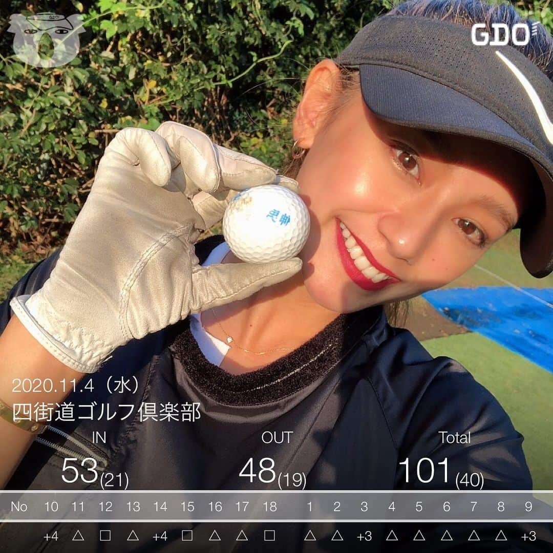 椿彩加のインスタグラム：「. おっはよ☀️ ゴルフ生活続いてますが この前100代初めて出たー⛳️！ 途中拾った伸男ボールと相性良すぎたw  嬉しすぎる！！！！！！！！ 絶賛ドライバーイップスで ドライバー1回しか使わなかったがww 克服のために練習しよ。 . 動画は打ててた頃のw  #golf #golfwear #ゴルフ #ゴルフ女子 #週末ほぼゴルフ #寒くて #震えながらゴルフ #夢の中でもゴルフ #ご #って打つと #やっぱ最初にゴルフ #上手になりたい #👉🏽👈🏽 #このボールの持ち主 #伸男くん #探してます」