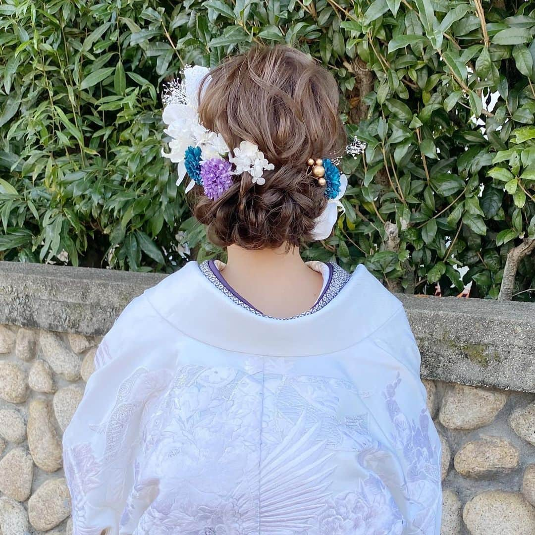 R.Y.K Vanilla Emuさんのインスタグラム写真 - (R.Y.K Vanilla EmuInstagram)「花嫁さまhair とっても可愛かったー 紅葉も綺麗でした🍁 #ヘアメイク#ヘアアレンジ#結婚式#セットサロン #ヘアセット #アップスタイル  #プレ花嫁 #フォトウェディング #前撮り #結婚式ヘア #ロケーション撮影#結婚式準備 #ヘアアクセサリー #お呼ばれヘア#着物ヘア#花嫁ヘアメイク#2020秋婚  #成人式ヘア#花嫁ヘア#成人式#振袖ヘア #花嫁ヘアスタイル #振袖#ブーケ#生花#ドライフラワー#髪飾り#結婚式前撮り#ウエディングヘア#出張ヘアメイク」11月13日 19時54分 - ryky0101