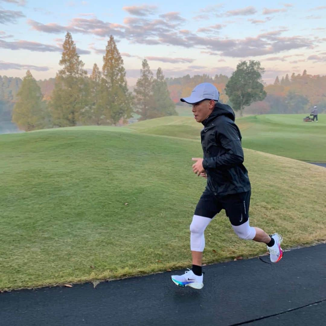 岩田翔吉さんのインスタグラム写真 - (岩田翔吉Instagram)「成田走り込み合宿終了🇯🇵⛳️  素晴らしい環境でトレーニングキャンプができました。  チーム帝拳、中村先生ありがとうございます🙏🏻  @masahikonakamura  #TEIKEN #帝拳 #走り込み #合宿 #ボクシング #nike #drifit #zoomx #running #training #run #trainingcamp #camp #成田ゴルフ倶楽部 #ゴルフ場 #golf #golfcourse」11月13日 20時00分 - shokichiiwata_tokyo