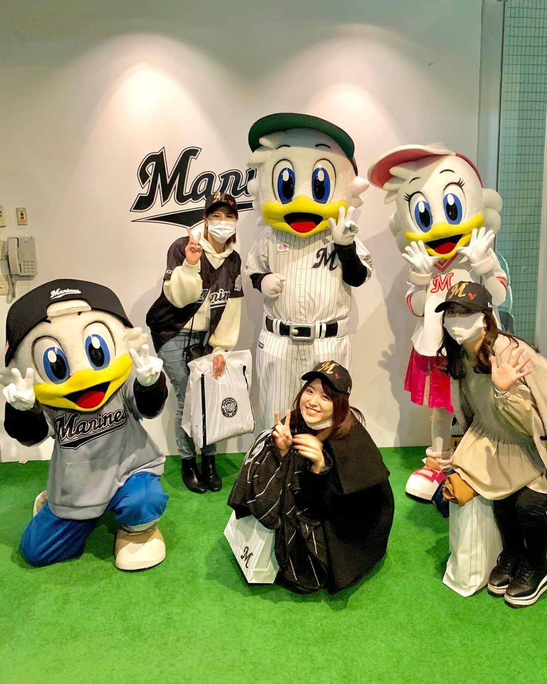 のインスタグラム：「* パリーグは明日から クライマックスっ⚾️✨ * 写真はロッテが２位確定した翌日の ロッテvs日ハム⚾︎ 福岡に行けないから テレビ観戦で楽しみますっ🙌 * #野球 #野球観戦 #zozoマリンスタジアム #千葉ロッテマリーンズ #日ハム #クライマックスシリーズ #cs」