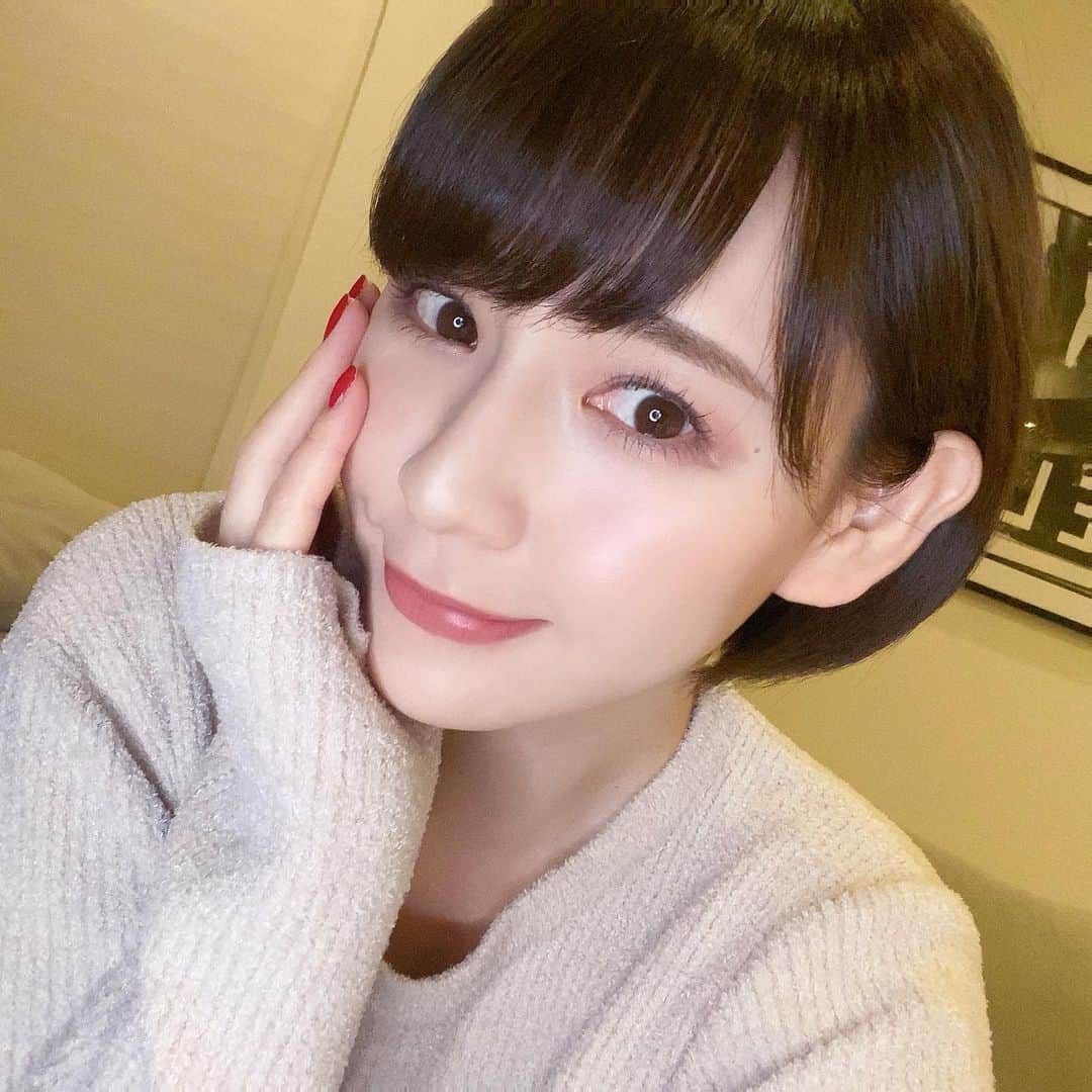 永棟安美のインスタグラム：「今日はYouTubeに載せるメイク動画を撮影しました！久しぶりに動画撮ったからちょっと心配💦上手く撮れてると良いな､､😬💭」