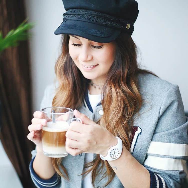 アイスウォッチさんのインスタグラム写真 - (アイスウォッチInstagram)「Coffee is always a good idea ☕️😋 (📸 @larissaverbon) #icewatch #changeyoucan #iceglam #style #cocooning #happiness #coffee #lifestyle #women #chic」11月13日 20時14分 - icewatch