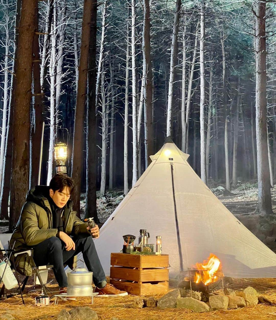 ハ・ソクジンさんのインスタグラム写真 - (ハ・ソクジンInstagram)「📍🏕 🔥☕️ #🐊」11月13日 20時24分 - haseokjin