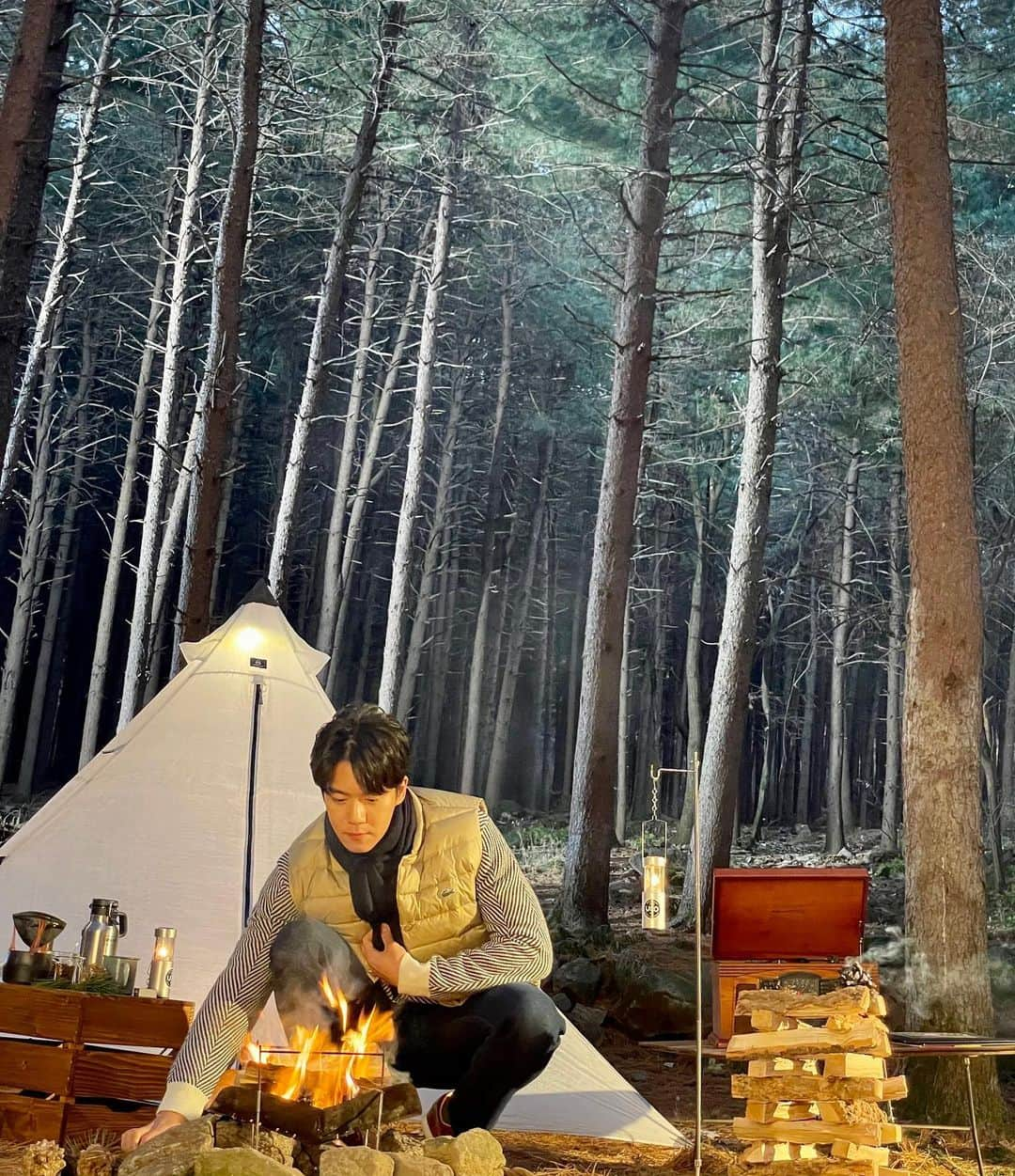 ハ・ソクジンさんのインスタグラム写真 - (ハ・ソクジンInstagram)「📍🏕 🔥☕️ #🐊」11月13日 20時24分 - haseokjin