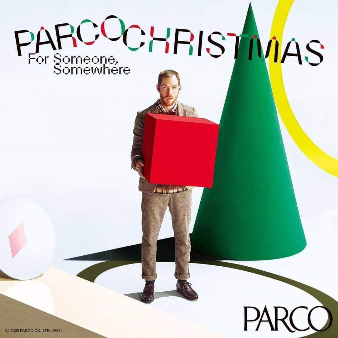 PARCOさんのインスタグラム写真 - (PARCOInstagram)「PARCO Christmas 2020 「For Someone, Somewhere.」  人と人との触れ合いが減り、 同じ空間で人と出会うことに、後ろ向きになりがちなこの頃。 自分だけ、恋人だけ、家族だけ、 身の回りの狭い関わりに目が行きすぎていませんか。   人のことを想うクリスマスの日。 見知らぬ誰か、その誰かが暮らす街、社会、自然。 こんな今だからこそ、もっと広い世界に気持ちを広げていきたい。   どこかにいる、誰かへ。   For Someone, Somewhere. Christmas, PARCO.  クリスマス2020　特設WEBサイト https://parco.jp/christmas/  アートディレクション・デザイン：田部井美奈（@mina_tabei）   グラフィック 写真：小川真輝（@ogawamasaki_ph） スタイリング：田畑アリサ（@tabata_arisa） 衣装：藤本美沙 ヘア＆メイク：河村慎也（mod’s hair） 美術：岡本真由美（@mayumi_oo）   映像 監督・撮影・編集：林響太朗（DRAWING AND MANUAL）（＠kyotaro_photo） 助監督：伊藤 賢 照明：田上直人 音楽：吉武諭 編集：山口祐果（DRAWING AND MANUAL） MA：浅田将助（1991） 制作：宮地薫 プロデューサー：宮田諭（Flip-book）   モデル：Stacy K（Wizard）、Scott（WEST）、マイロ（ノア動物プロダクション）   企画・プロデュース：PARCO、RCKT/Rocket Company*  #PARCO #パルコ #Christmas #クリスマス #ForSomeoneSomewhere #田部井美奈 #小川真輝 #林響太朗」11月13日 20時37分 - parco_official