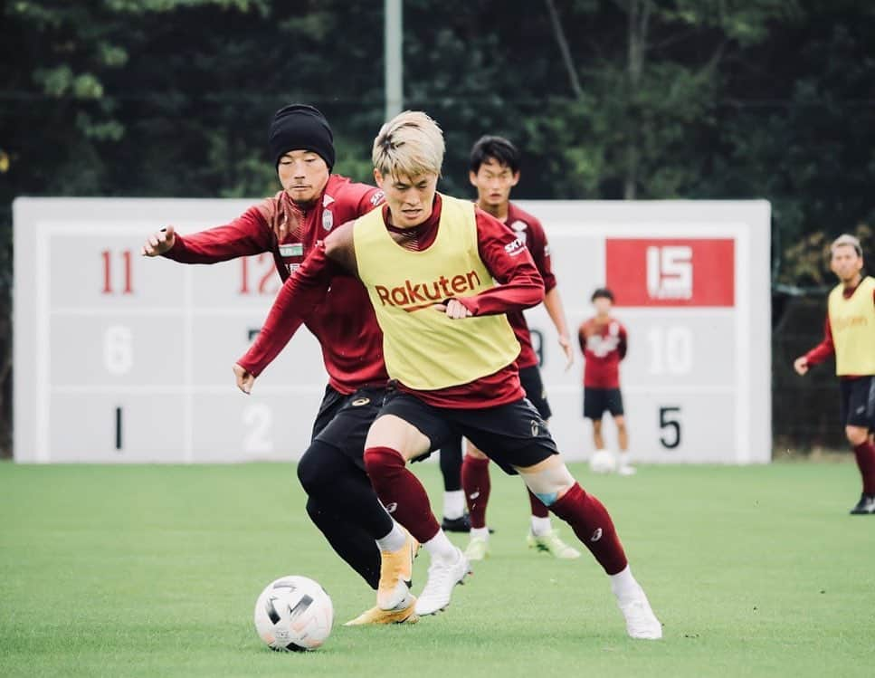 古橋亨梧さんのインスタグラム写真 - (古橋亨梧Instagram)「次の試合に向けて💪💪⚽️⚽️」11月13日 20時43分 - kyogo_furuhashi