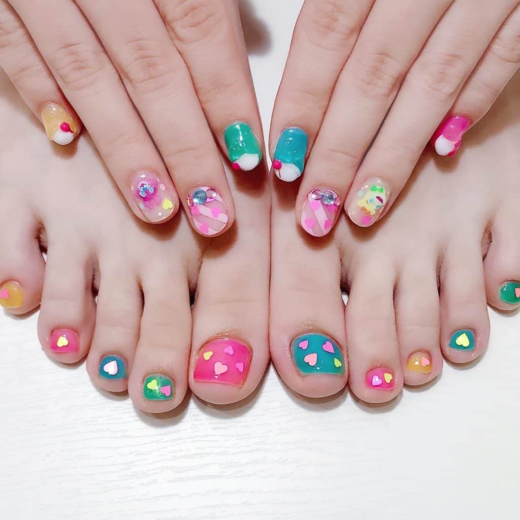 なかやまちえこさんのインスタグラム写真 - (なかやまちえこInstagram)「Kawaii !!⠀ ⠀ #nail #nails #nailart #ネイル #美甲 #ネイルアート  #japanesenailart #manucure #japanesenails #manicurist #gelnails #أظافر #네일아트 #미용 #vẽmóng #ngườiđẹp  #เพ้นท์เล็บ #искусствоногтя #artedeuñas #เพ้นท์เล็บเจล #ジェルネイルデザイン #ネイルデザイン #senikuku #nagelkunst #popnails #kawaii #ポップネイル #colorfulnails #紅林大空 ちゃん @kurebayashiii ⠀ 施術は @aby_sharenail にて。」11月13日 20時58分 - chiekonakayama