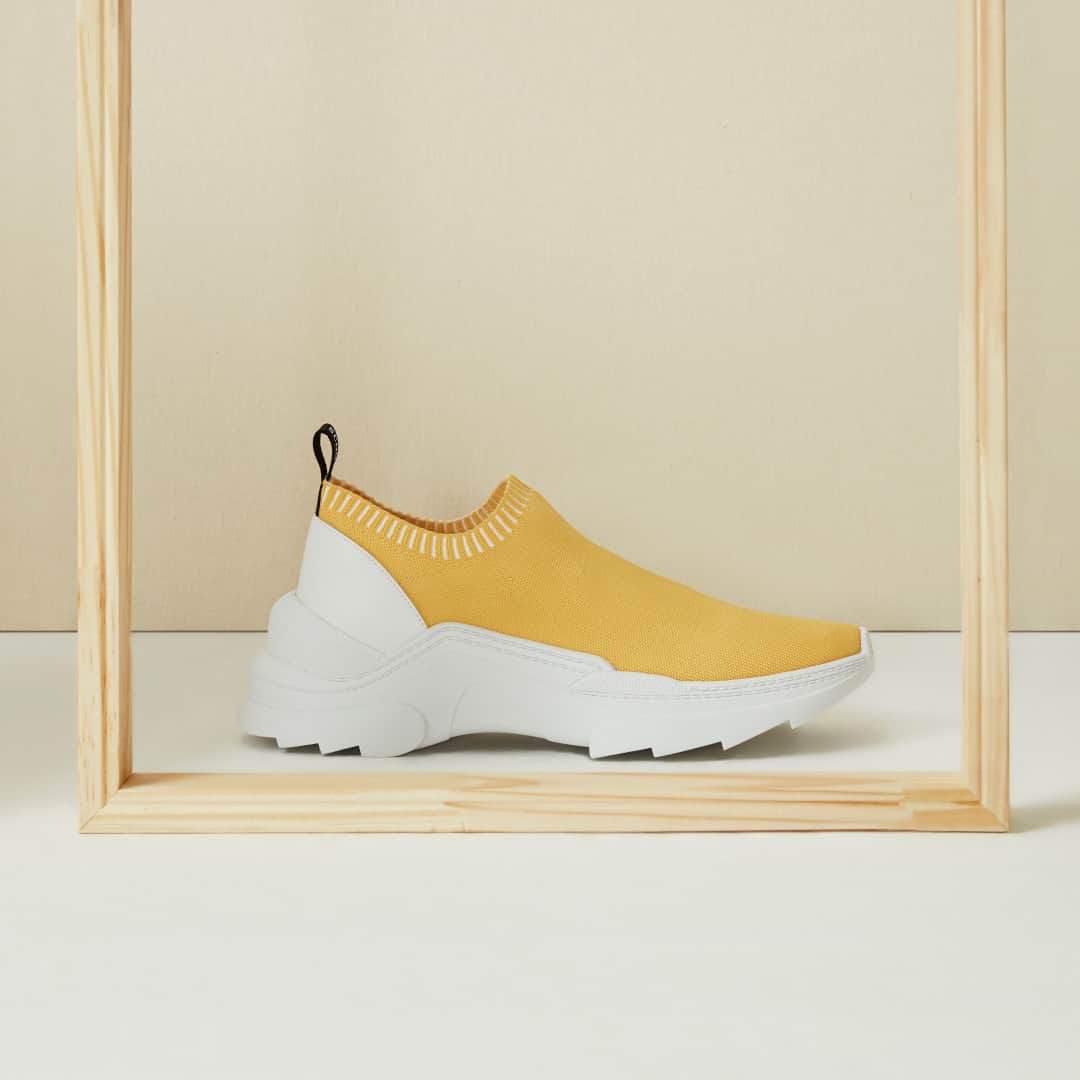 Schutzのインスタグラム：「OUT NOW - SCHUTZ SQUARE ❤️ #schutzsquare」
