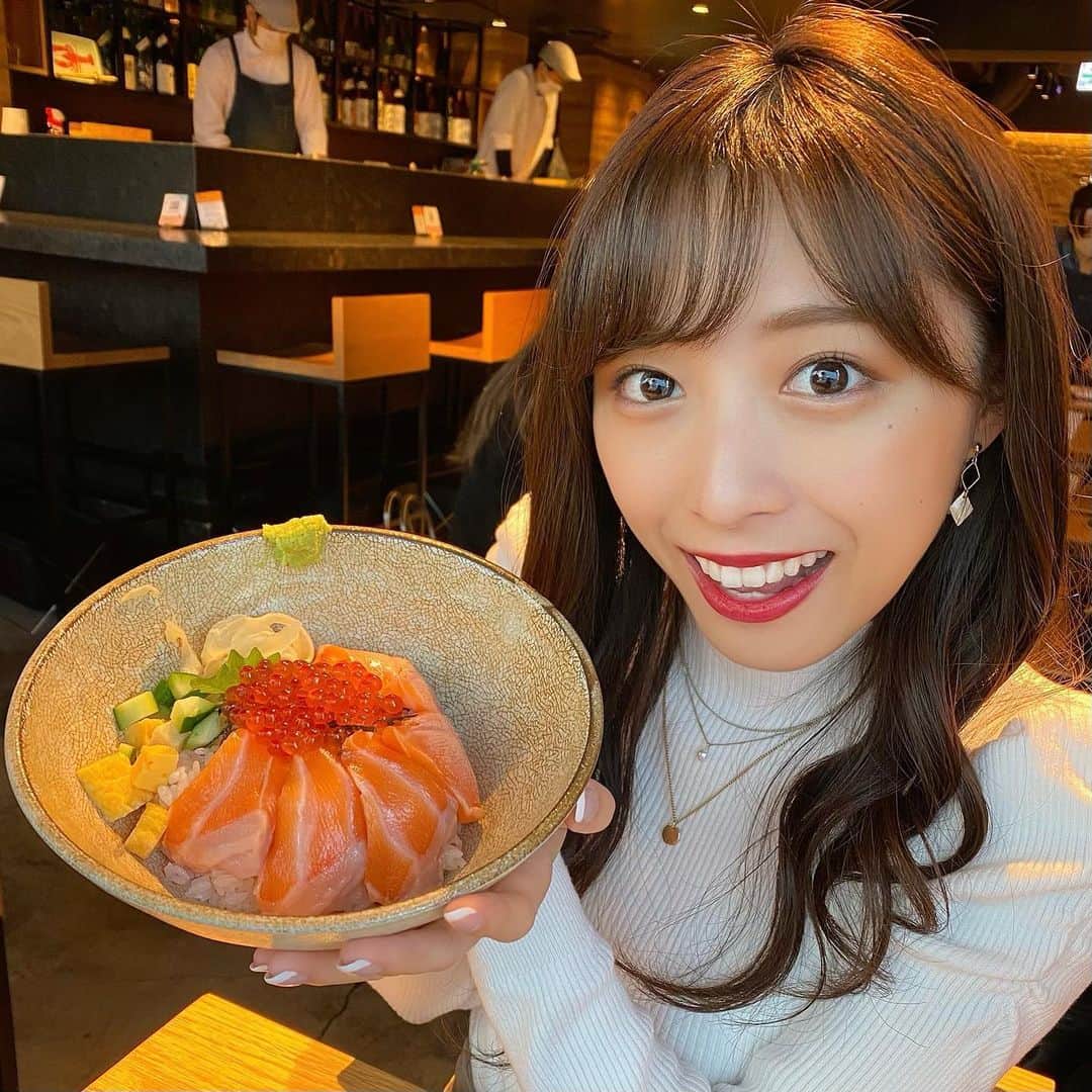 依田奈波のグルメインスタ