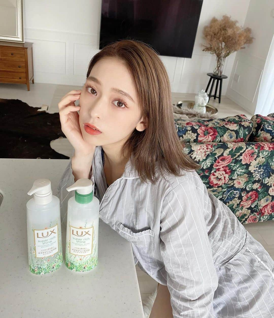 古川貴絵さんのインスタグラム写真 - (古川貴絵Instagram)「new shampoo🛁 LUXスーパーリッチシャインの 新商品ボタニカルシャイン💚💚 香りがすっごくよくて、甘めな感じ😽 パッケージもグリーンで可愛い！！ こちらはLUXさんから頂いたもの🥺  @lux_jp_official  #ラックス #lux #ボタニカルシャイン #ボタニカルシャンプー #私の輝き方は私が選ぶ #シャンプー #コンディショナー #PR」11月13日 21時20分 - _kiegram