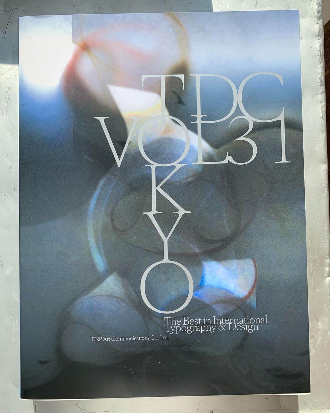 のインスタグラム：「tdc vol31 cover design by John Warwicker 👏」