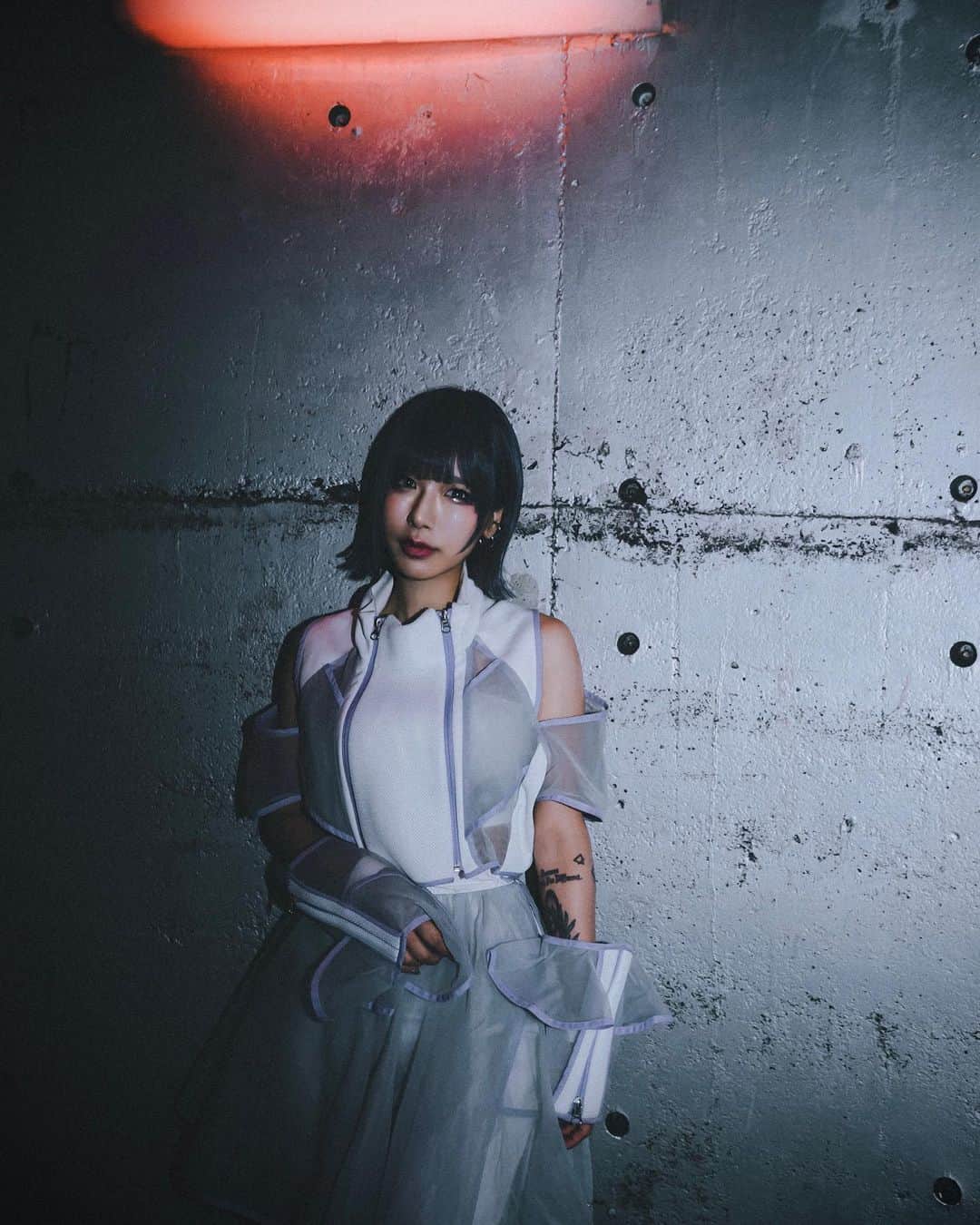 病夢やみいのインスタグラム：「_ Photo @ayokajino  Costume @balmung_tokyo  #cy8er#cyberpunk#balmungtokyo#tattoogirl」