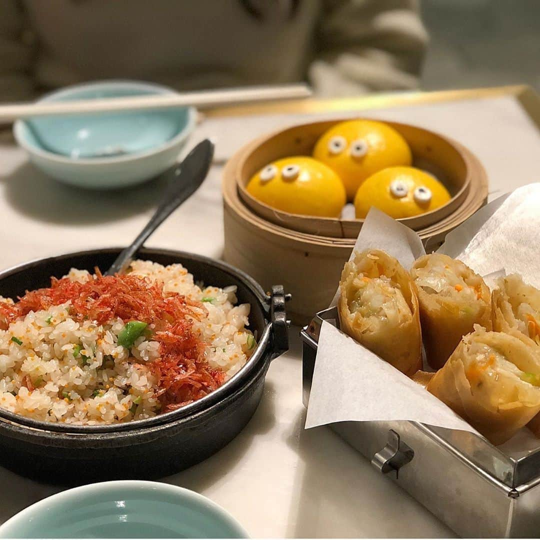 Discover Hong Kongさんのインスタグラム写真 - (Discover Hong KongInstagram)「Dim sum lovers 👋 Do you prefer traditional flavours or contemporary twists on classic dishes? 講起點心，大家比較鍾意賣相傳統嘅款式，定係新潮精緻嘅創作﹖ 📷: @makiko7272 #DiscoverHongKong」11月13日 13時00分 - discoverhongkong