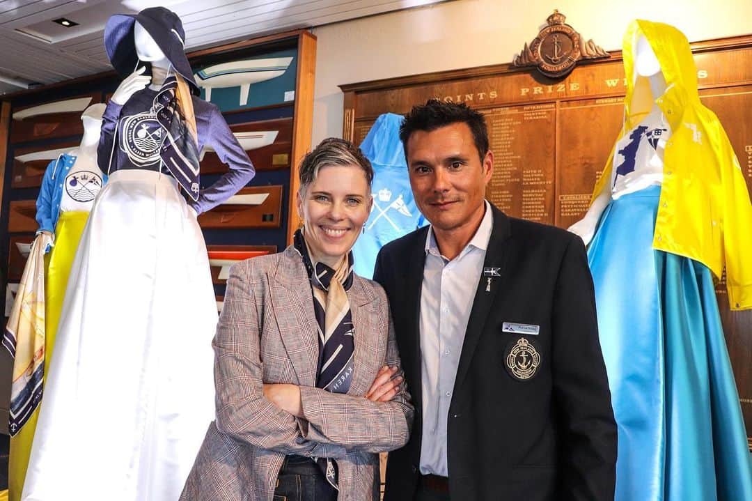 カレンウォーカーのインスタグラム：「Celebrating the Royal New Zealand Yacht Squadron x KW collab at @RNZYS today with the club’s members. Karen and RNZYS Commodore Aaron Young.」