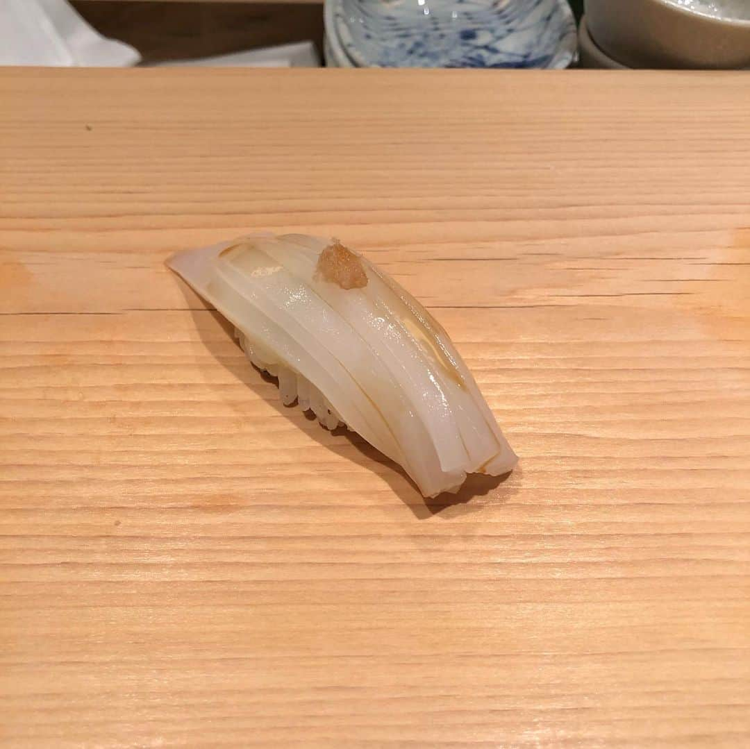 藤川球児さんのインスタグラム写真 - (藤川球児Instagram)「お寿司ランチ🍣 美味しく頂いてます 撮り方が…勉強します🙏 #kyuji22 #お寿司」11月13日 13時37分 - fujikawa_kyuji22