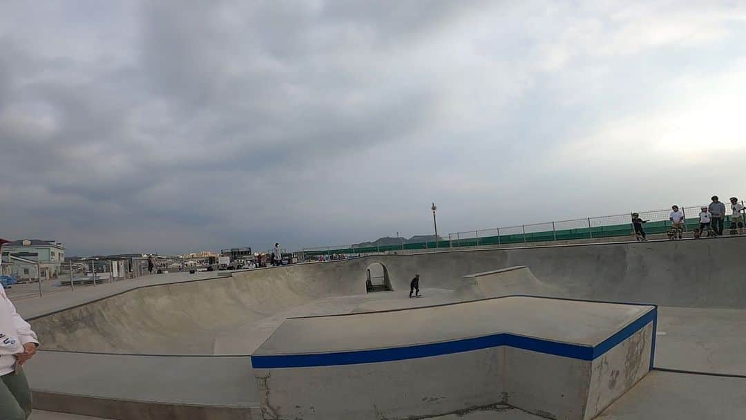 小川希花のインスタグラム：「🙅‍♀️🤚  #skateboardingisfun」