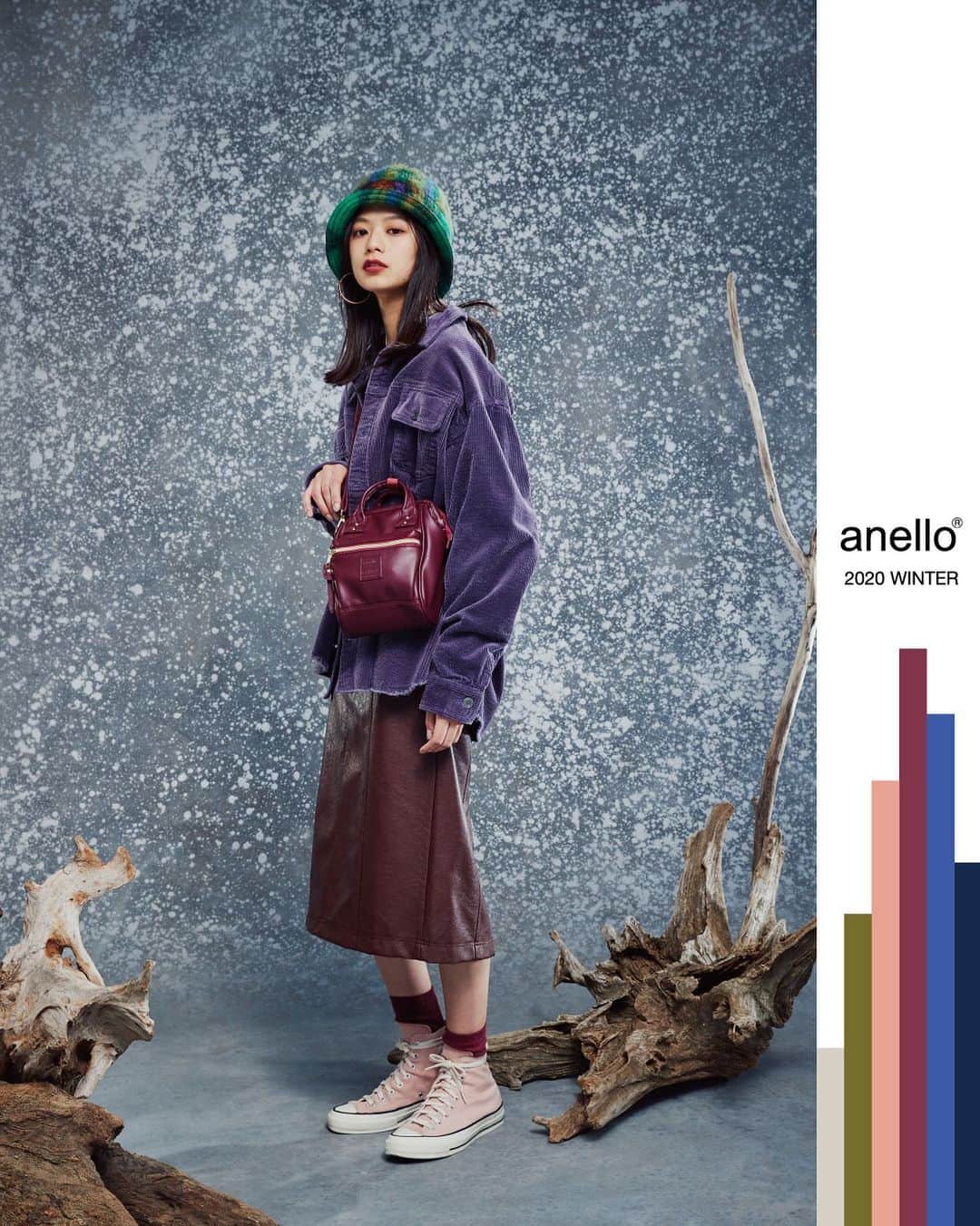 のインスタグラム：「【anello®】2020 WINTERコレクション公開！  テーマ 「It's about time!」  2020 WINTERコレクションは「It's about time!」 そろそろreboot(再起動)する時が来た！ 2020年、ブランド設立15周年の記念すべきこの年に、時代の流れを取り入れた新たなanello®へと動き出します。 定番人気商品"RETRO"合皮口金リュックシリーズのリニューアルやギフトにぴったりのミニマムなナイロンバッグから小物類まで充実したラインナップ。  #anello #anello_bag #アネロ #2020WINTER #itsabouttime #ビジュアル #15周年 #anello15thanniversary #reboot #再起動 #口金リュック #KUCHIGANE」