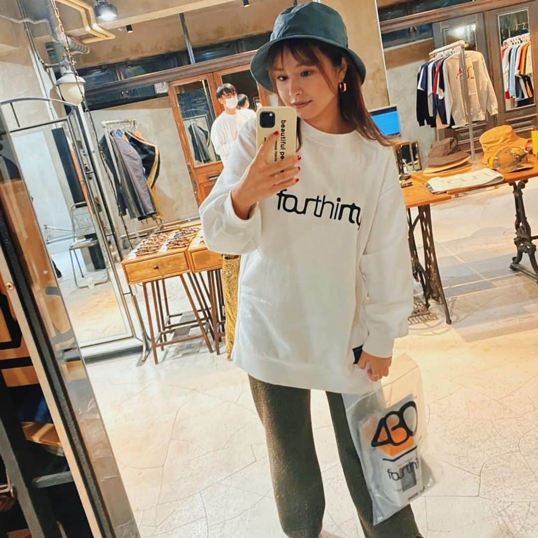 脇田もなりのインスタグラム：「👕🧢💕  #430 #fourthirty #white #👕 #🧢 #💕」