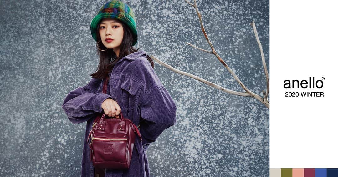 のインスタグラム：「【anello®】2020 WINTERコレクション公開！  テーマ 「It's about time!」  2020 WINTERコレクションは「It's about time!」 そろそろreboot(再起動)する時が来た！ 2020年、ブランド設立15周年の記念すべきこの年に、時代の流れを取り入れた新たなanello®へと動き出します。 定番人気商品"RETRO"合皮口金リュックシリーズのリニューアルやギフトにぴったりのミニマムなナイロンバッグから小物類まで充実したラインナップ。  #anello #anello_bag #アネロ #2020WINTER #itsabouttime #ビジュアル #15周年 #anello15thanniversary #reboot #再起動 #口金リュック #KUCHIGANE」