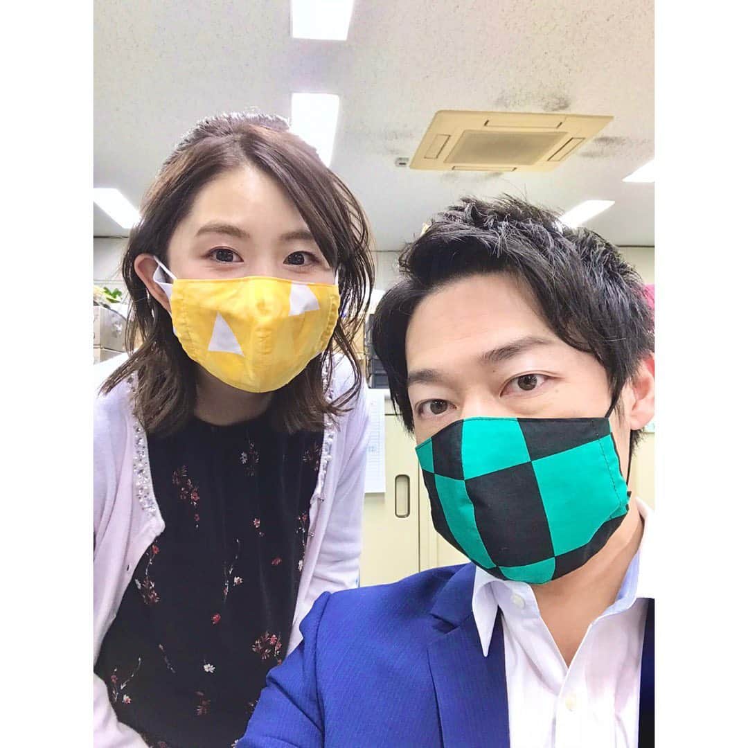 尾島早都樹さんのインスタグラム写真 - (尾島早都樹Instagram)「毛田パンさんからいただきました 鬼滅の刃風マスク🦥❤️  きょうのN6で 県内の鬼滅ブーム特集やるようです！ 一鬼滅ファンとして私も気になるな〜🥺💗  #獣の呼吸 #ケダものの呼吸 #毛田ものの呼吸 #けだまるの呼吸  #チューリップテレビ #アナウンサー #鬼滅の刃 #鬼滅風マスク #我妻善逸 #竈門炭治郎 #N6」11月13日 13時42分 - ojima_satsuki