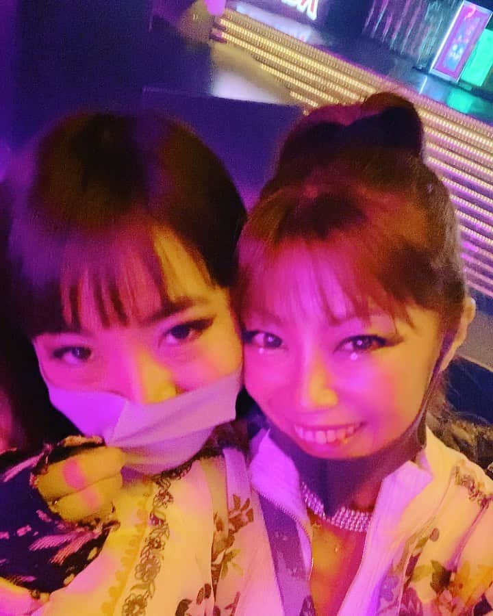 HARUMIのインスタグラム：「今日も @dancer_midori_kiwi さんと @zeus_garden でgogoですよー❤️ 楽しみすぎて、楽しみすぎて🖤  #japan #gogopole #gogodance #dancer #yogainstructor #poledancer #ヨガ #ポールダンス #ポールダンサー #ゴーゴーダンサー #dancerharumi #踊るトレーナー #club #復活」