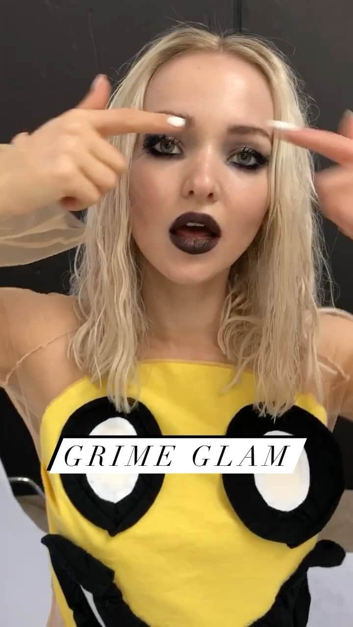JO BAKERのインスタグラム：「G R I M E • T I M E  🎬🎤🎧🎼🎹🎲 Gritty inky eyes with a stark dark lip ..... #dovecameron @kingkongmagazine  Hair by (credit to be added) #Makeup by me #jobakermakeupartist #makeuplooks #makeuptutorial #makeupartist」