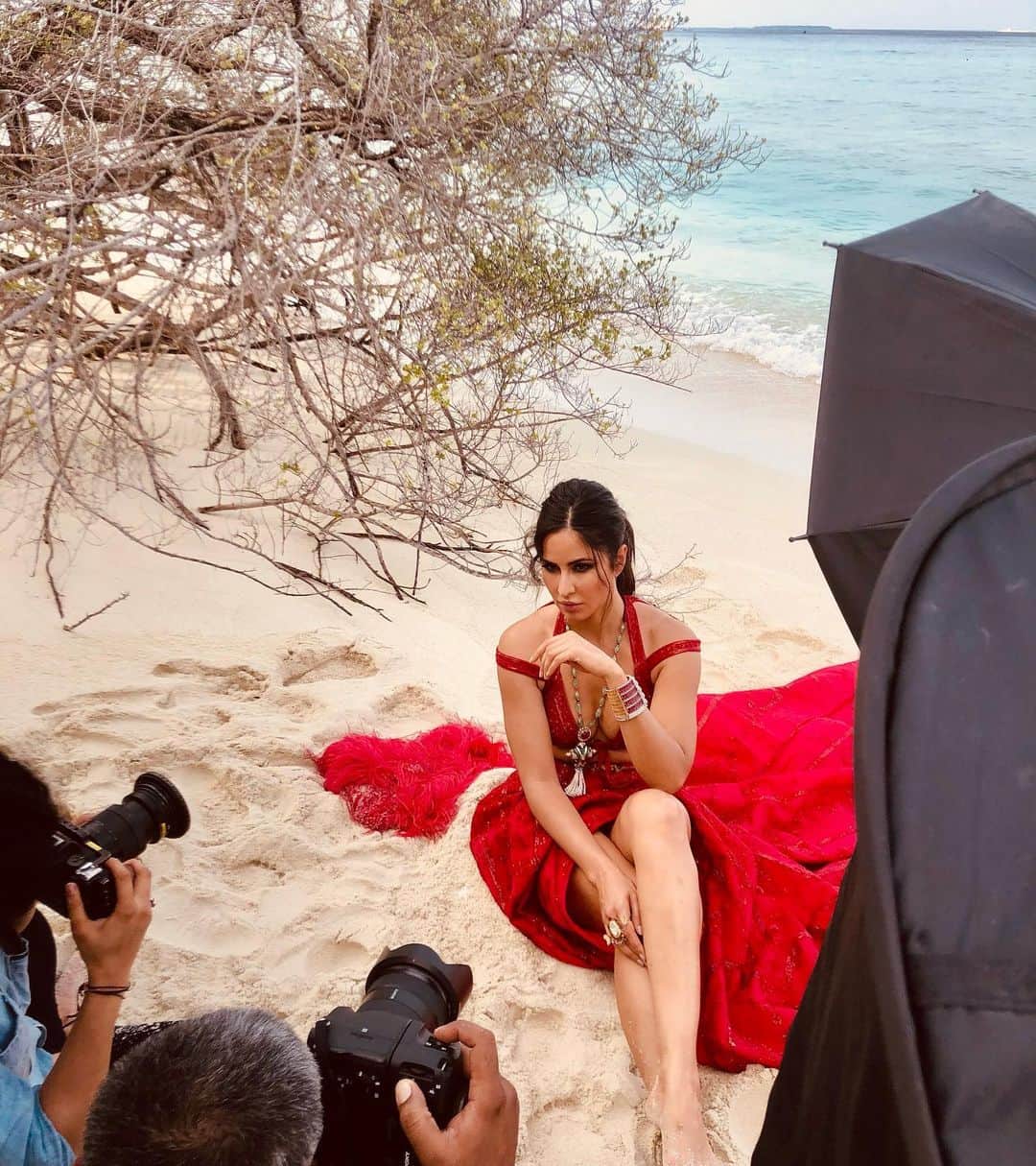 カトリーナ・カイフのインスタグラム：「Coming soon 🔜👗@falgunishanepeacockindia 💄 @kaybykatrina 📸 Photographed by @vishwaphotographyofficial  • Styled and Creative direction @nupurmehta18 •  Make up @danielcbauer • Hair @georgiougabriel •outfits @falgunipeacock @shanepeacock • Location @discoversoneva @n2root」
