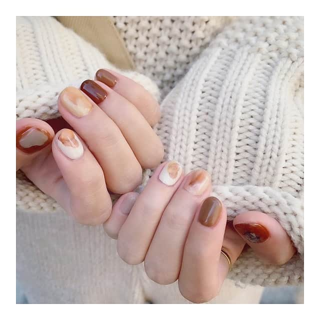 江嶋綾恵梨さんのインスタグラム写真 - (江嶋綾恵梨Instagram)「ブラウンネイル🧦🐻🍪🥛 #nail #ニュアンスネイル #ブラウンネイル」11月13日 14時14分 - aeringoooo